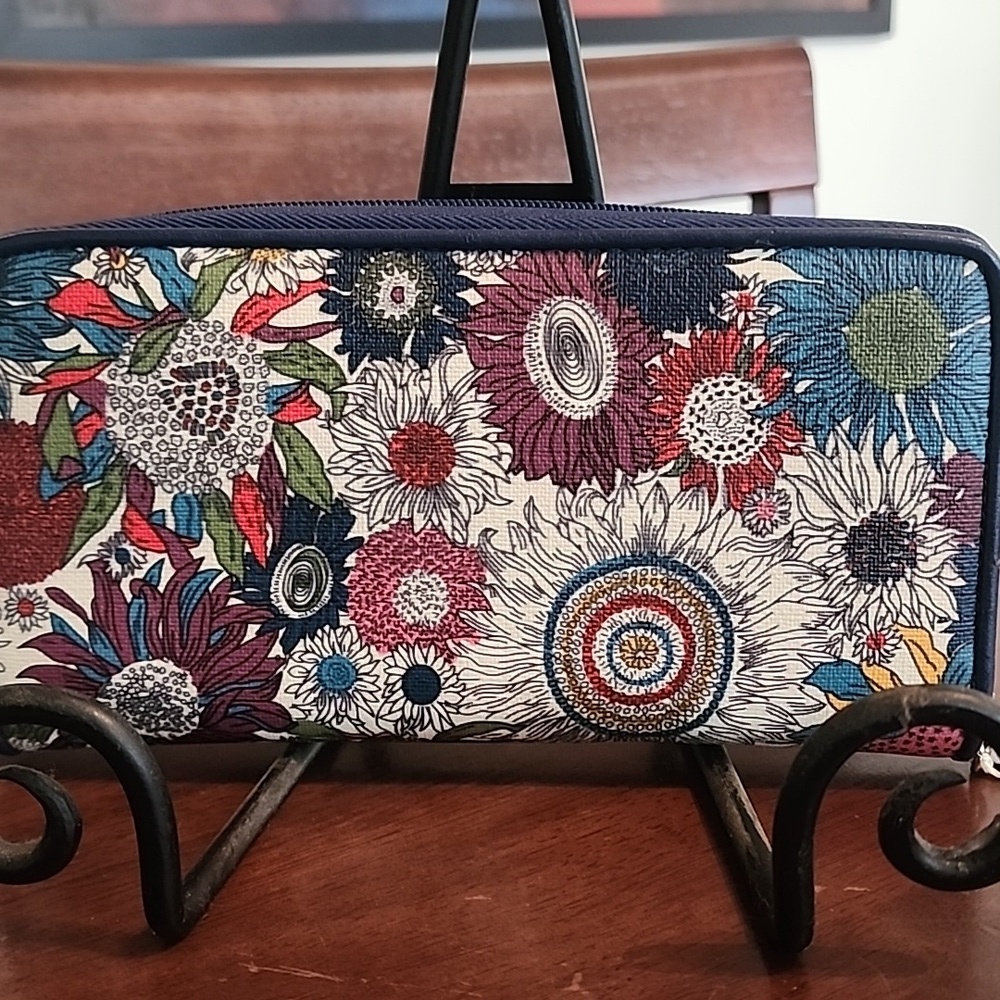 Gigi Hill Floral Women's Colorful Flower Design Wallet - Picture 2 of 8
